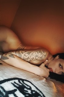 Siu-Ying, 20, Motala, Svenska Submissive/Slave (soft)